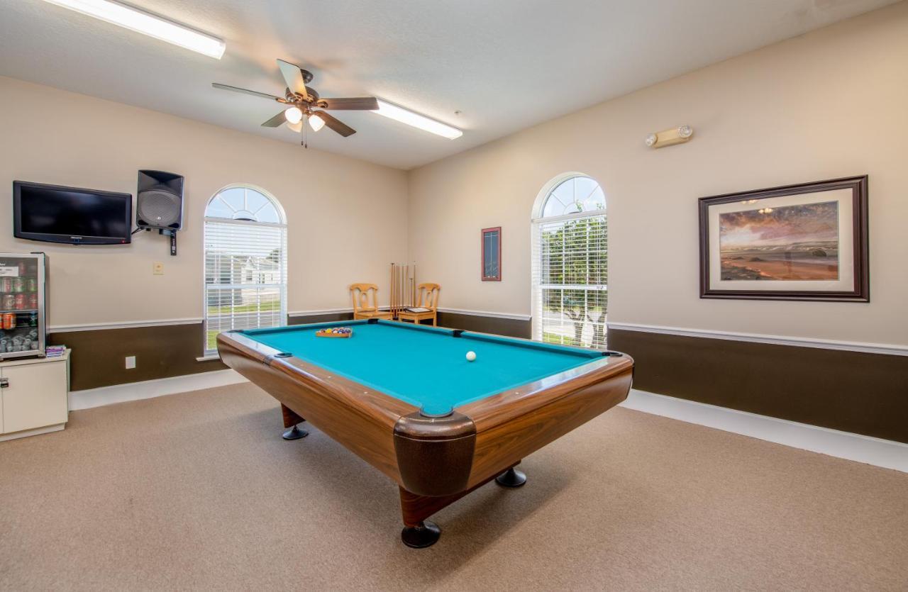 Majestic Oaks Rv Resort Zephyrhills Exterior photo