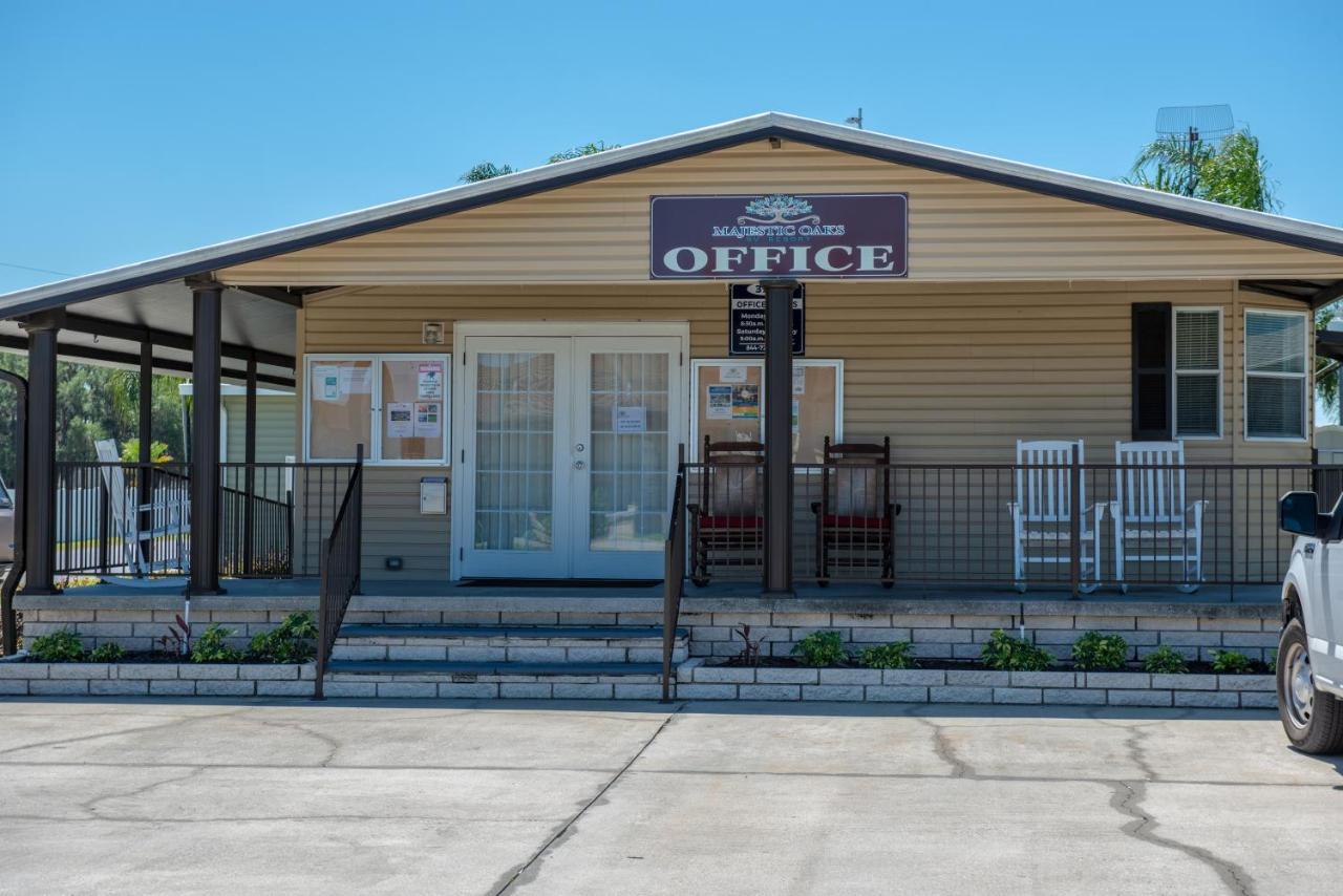 Majestic Oaks Rv Resort Zephyrhills Exterior photo